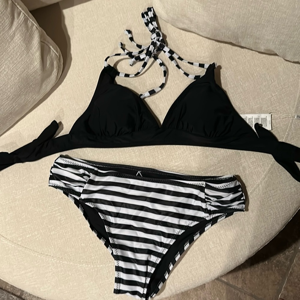 Kamoni Bikini